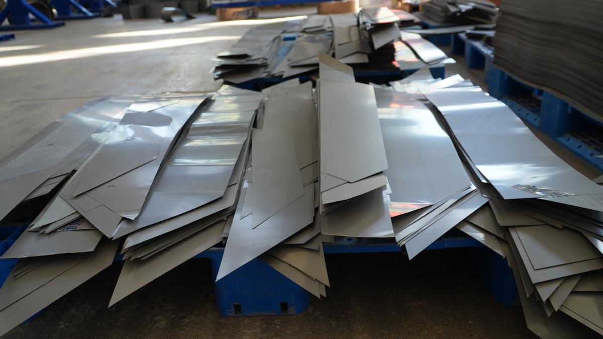 Liquid dielectric transformer